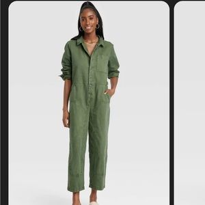 Universal Threads Women’s Jump suit